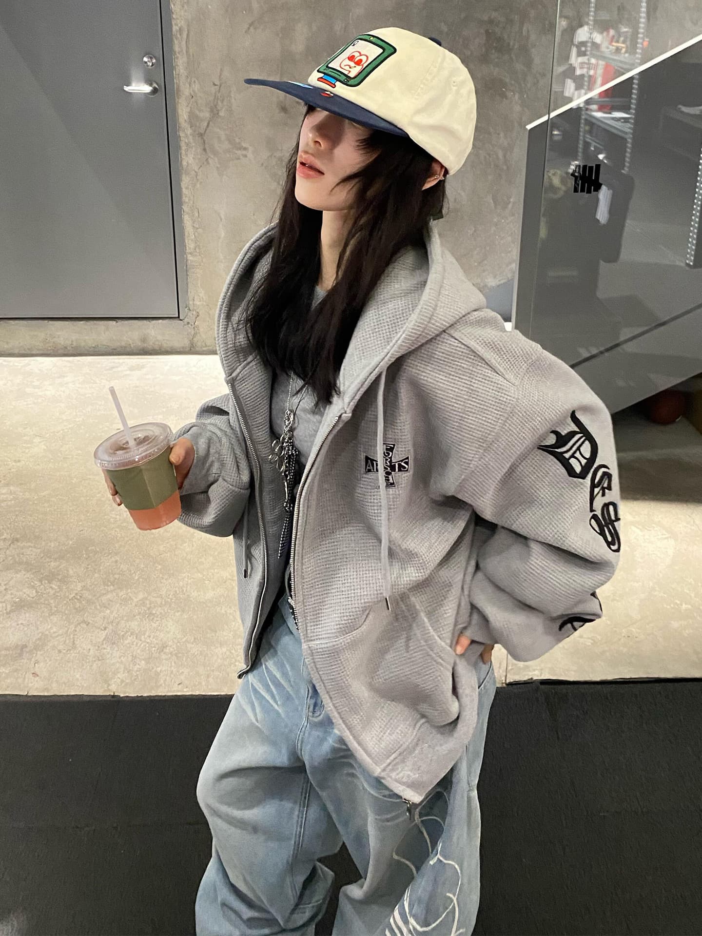 후아 남편 그리드 복합 아메리칸 알파벳 후드 티 스웨터 여성 가을 겨울 새로운 루즈핏 캐주얼 이미지 4