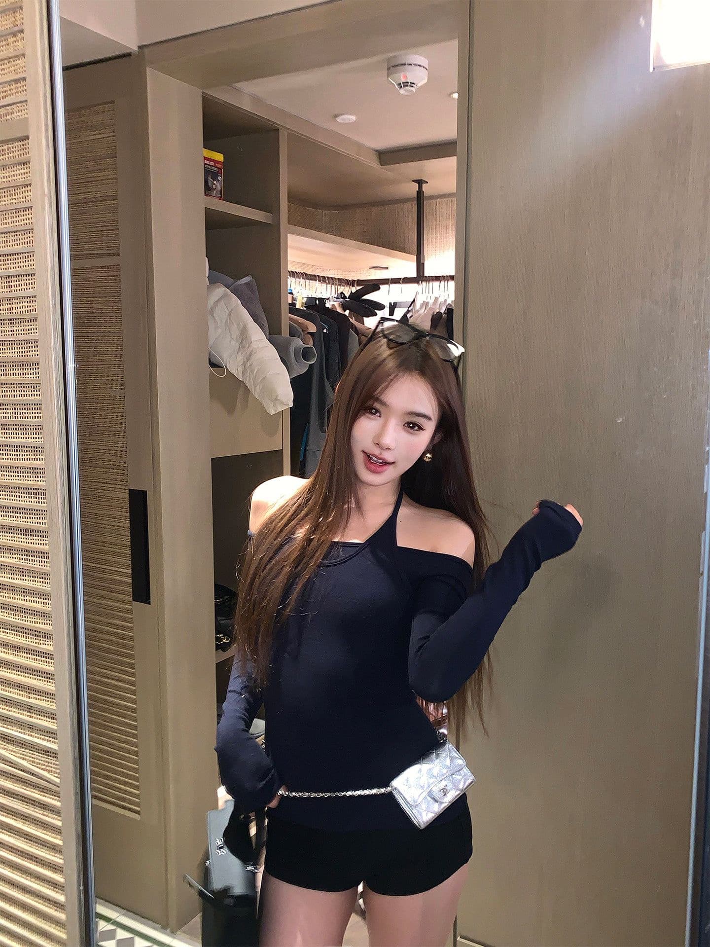 260 그램 사람들 면 디자인 센스 페이크 레이어드 행침 목 허리 수축 오프숄더 긴팔 티셔츠 여성 가을 아름다운 슬림해 보이는 맨위 상세 이미지 2
