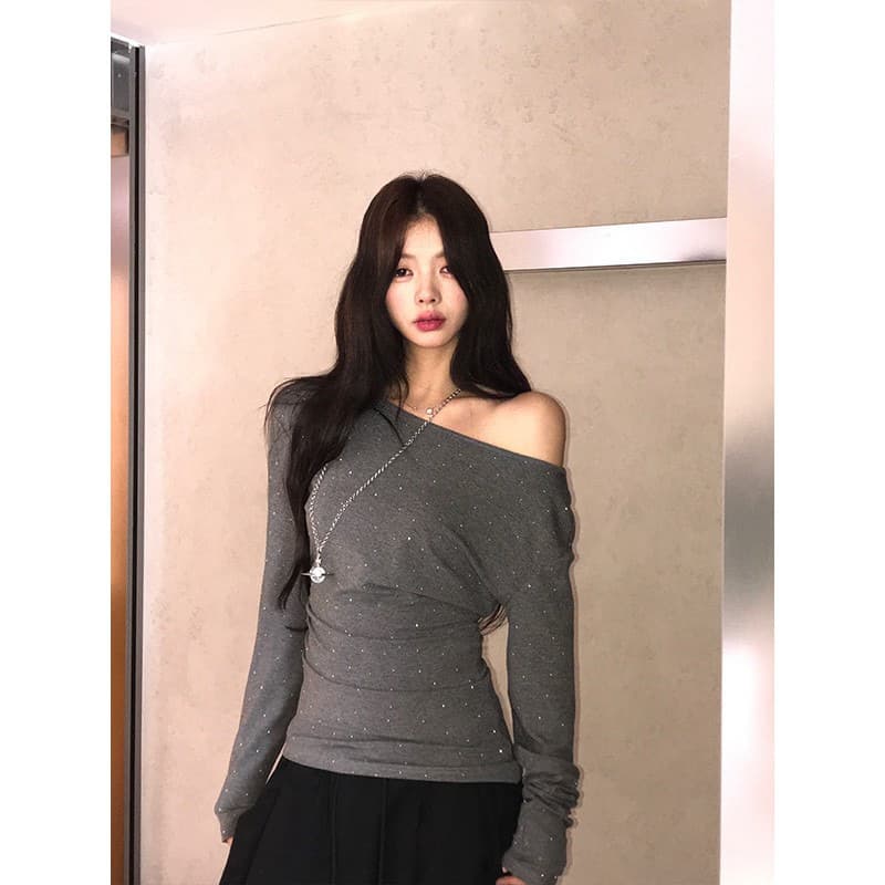 디자인 비스듬한 어깨 핫걸 오프숄더 긴팔 불규칙 티셔츠 2026 새로운 한국 스타일 몸매 가꾸기 맨위 만나는 상세 이미지 1