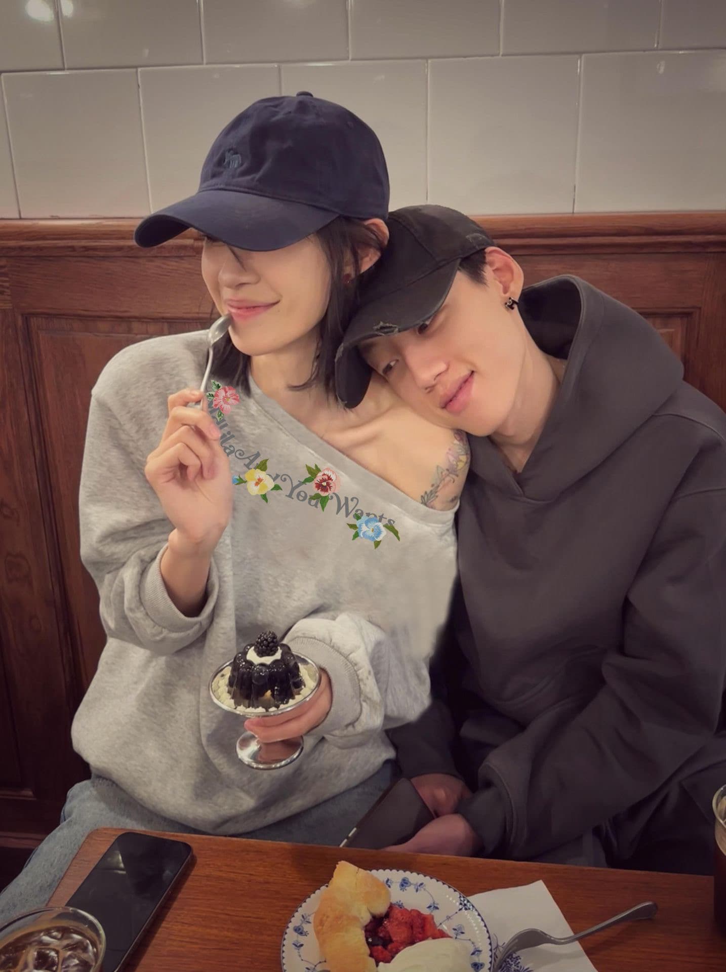 아메리칸 레트로 비스듬한 어깨 후드티 여성 가을 겨울 프린트 맨위 이미지 3