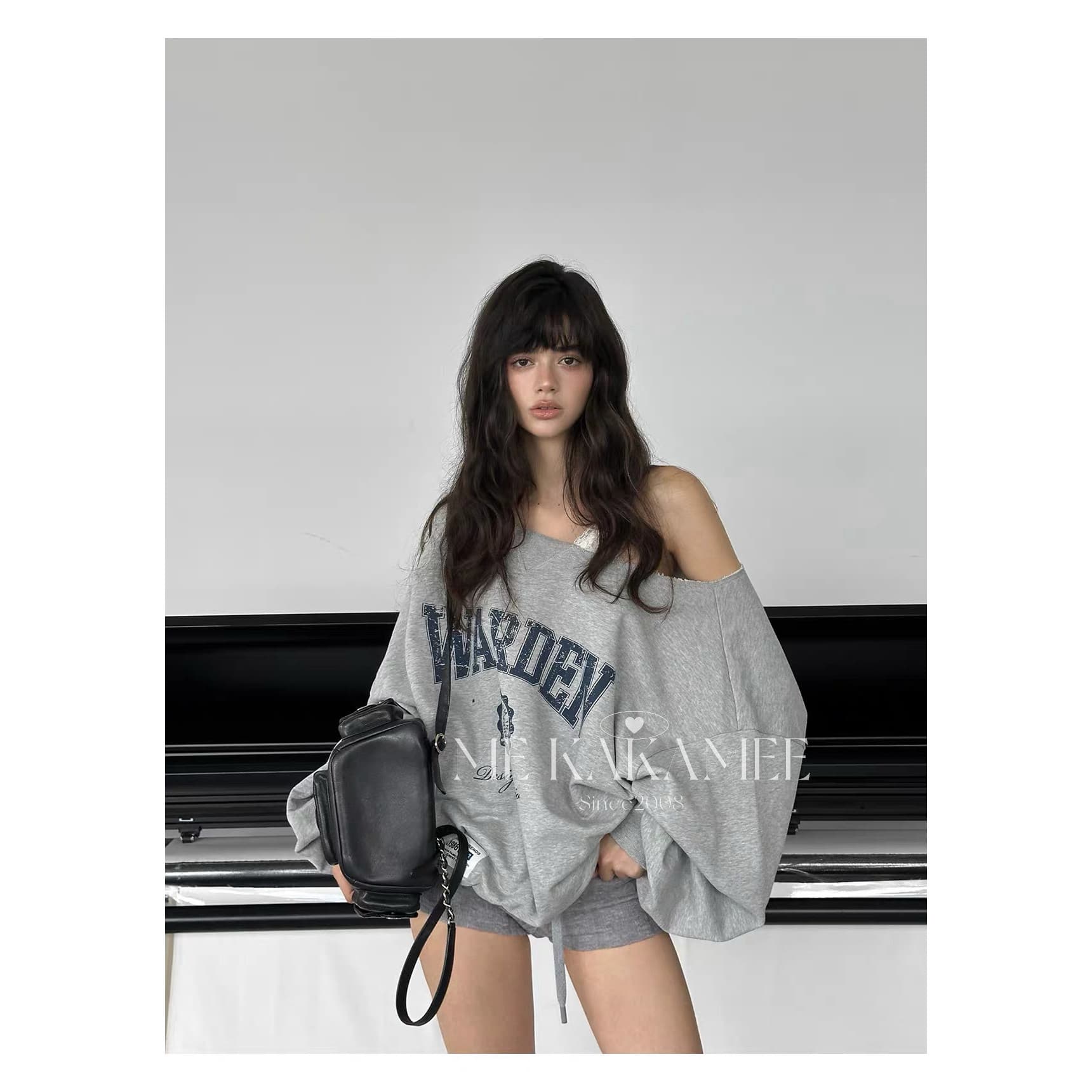 남자 바 면 아메리칸 핫걸 바람 페이크 레이어드 알파벳 프린트 여성 26 가을 새로운 패션 긴팔 오프숄더 맨위 상세 이미지 4