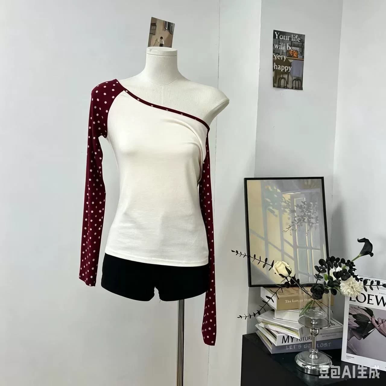 라이 경기 서울 삼색 도트 무늬 비스듬한 어깨 긴팔 티셔츠 여성 몸매 가꾸기 슬림해 보이는 디자인 센스 맨위 상세 이미지 4