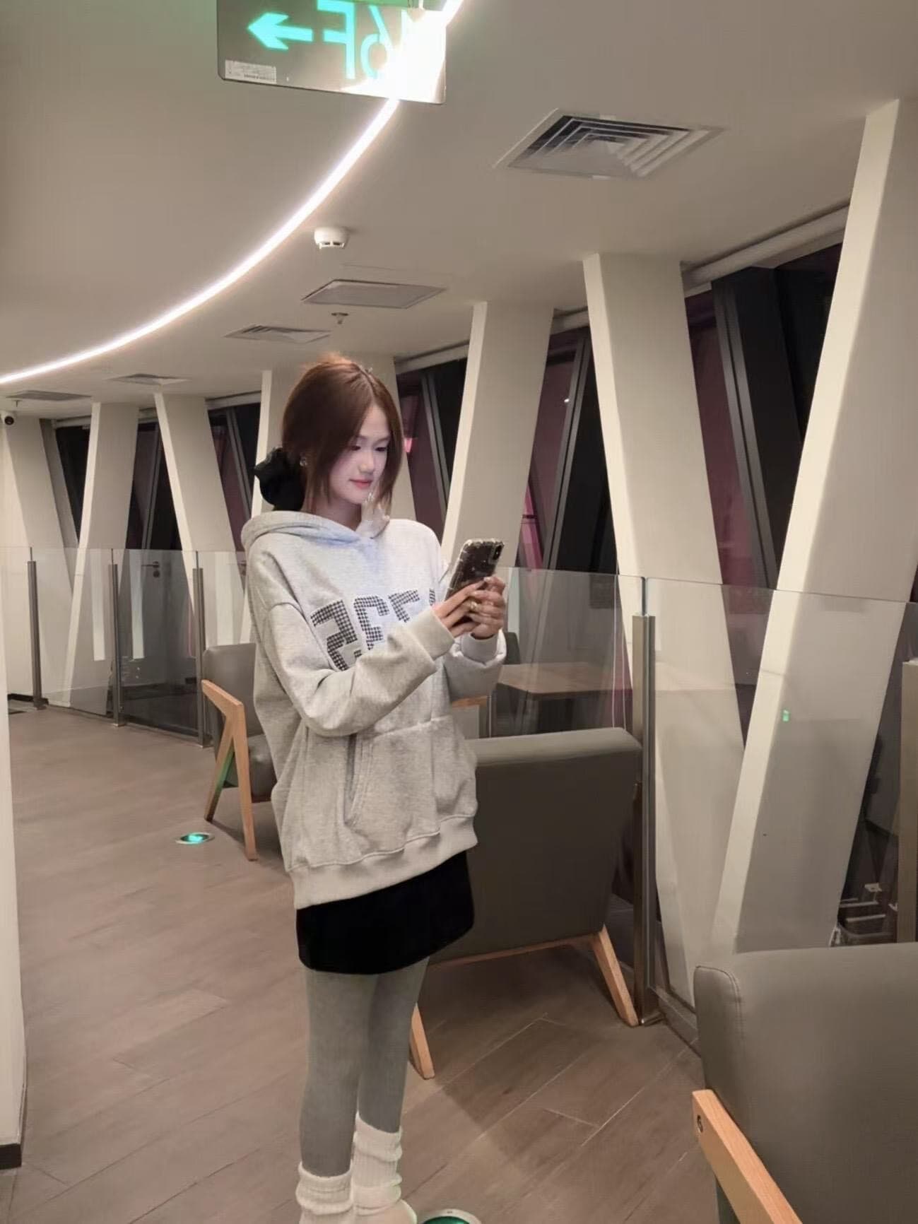 후아 면 복합 없음 모자 로프 있음 주머니 후드 티 스웨터 여성 프린트 얇은 스타일 털이 있는 상세 이미지 3