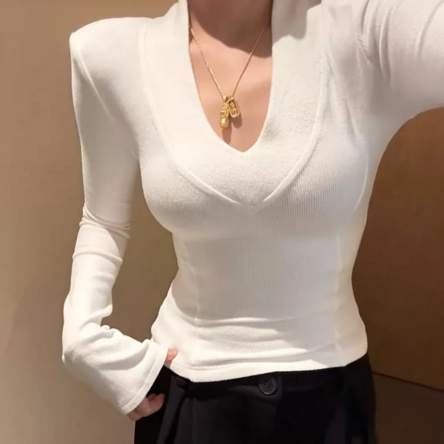 아메리칸 출퇴근 다용도 V넥 긴팔 티셔츠 여성 순수한 욕망 몸매 가꾸기 품격 인사이드 가져 가라.