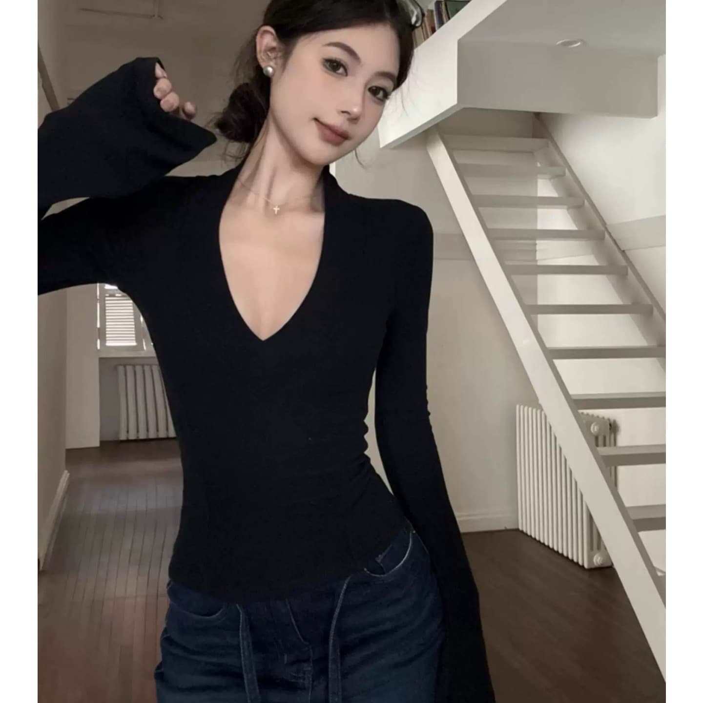 아메리칸 출퇴근 다용도 V넥 긴팔 티셔츠 여성 순수한 욕망 몸매 가꾸기 품격 인사이드 가져 가라. 상세 이미지 2
