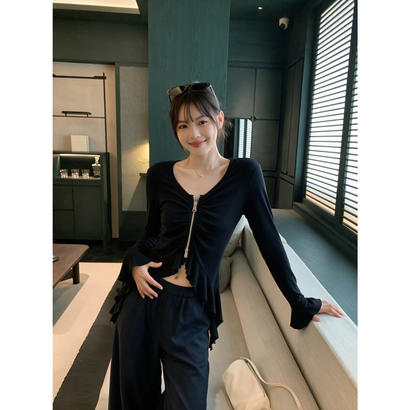 와 사고 방식 모달 260 그램 1 1 순수한 욕망 바람 V넥 불규칙 디자인 센스 긴팔 티셔츠 이미지 4