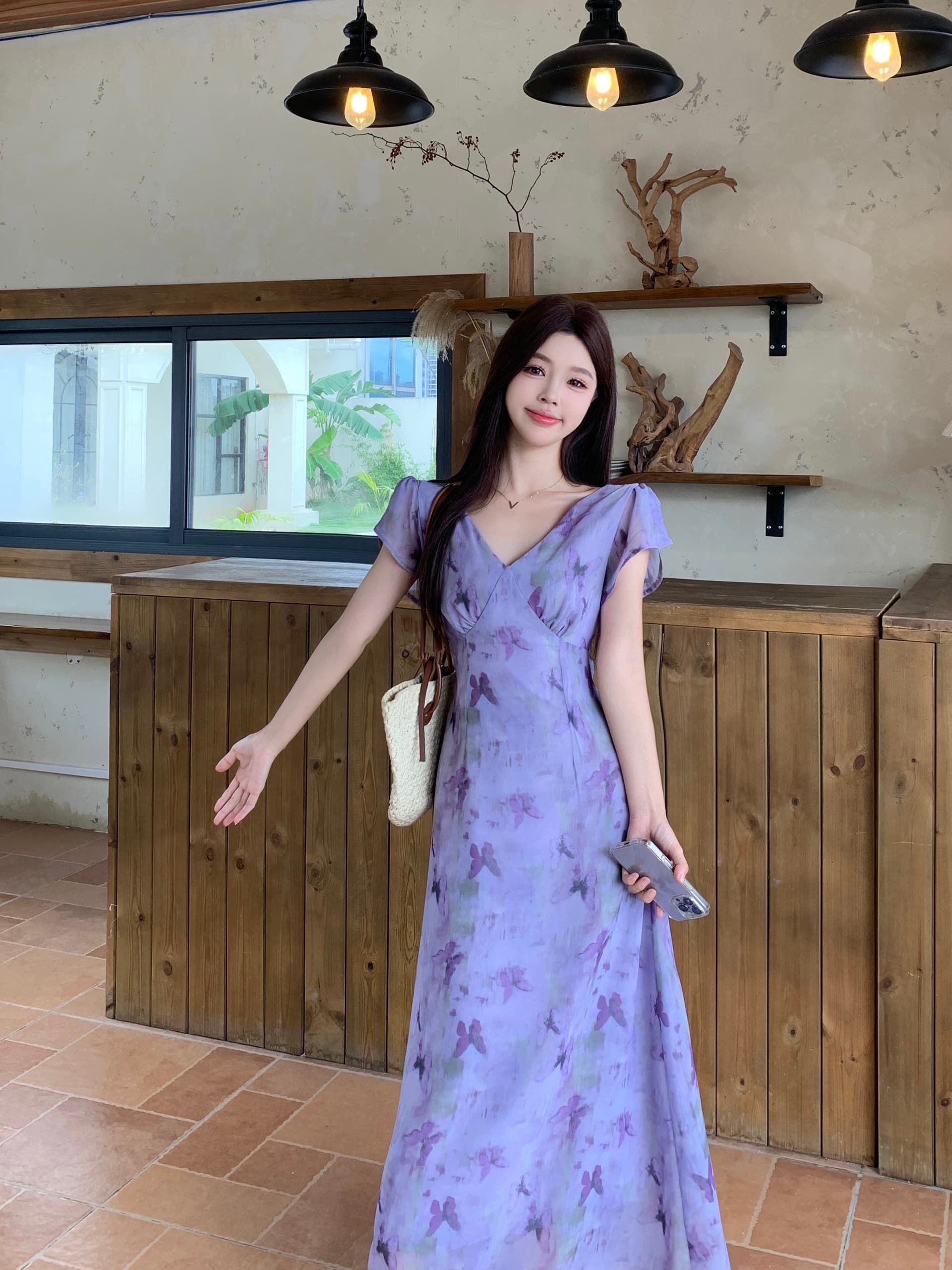 실사 빅 사이즈 여름 V넥 백리스 버블 반팔 몸매 가꾸기 슬림해 보이는 롱 코트 한 마디 나비 프린트 보라색 드레스 상세 이미지 6