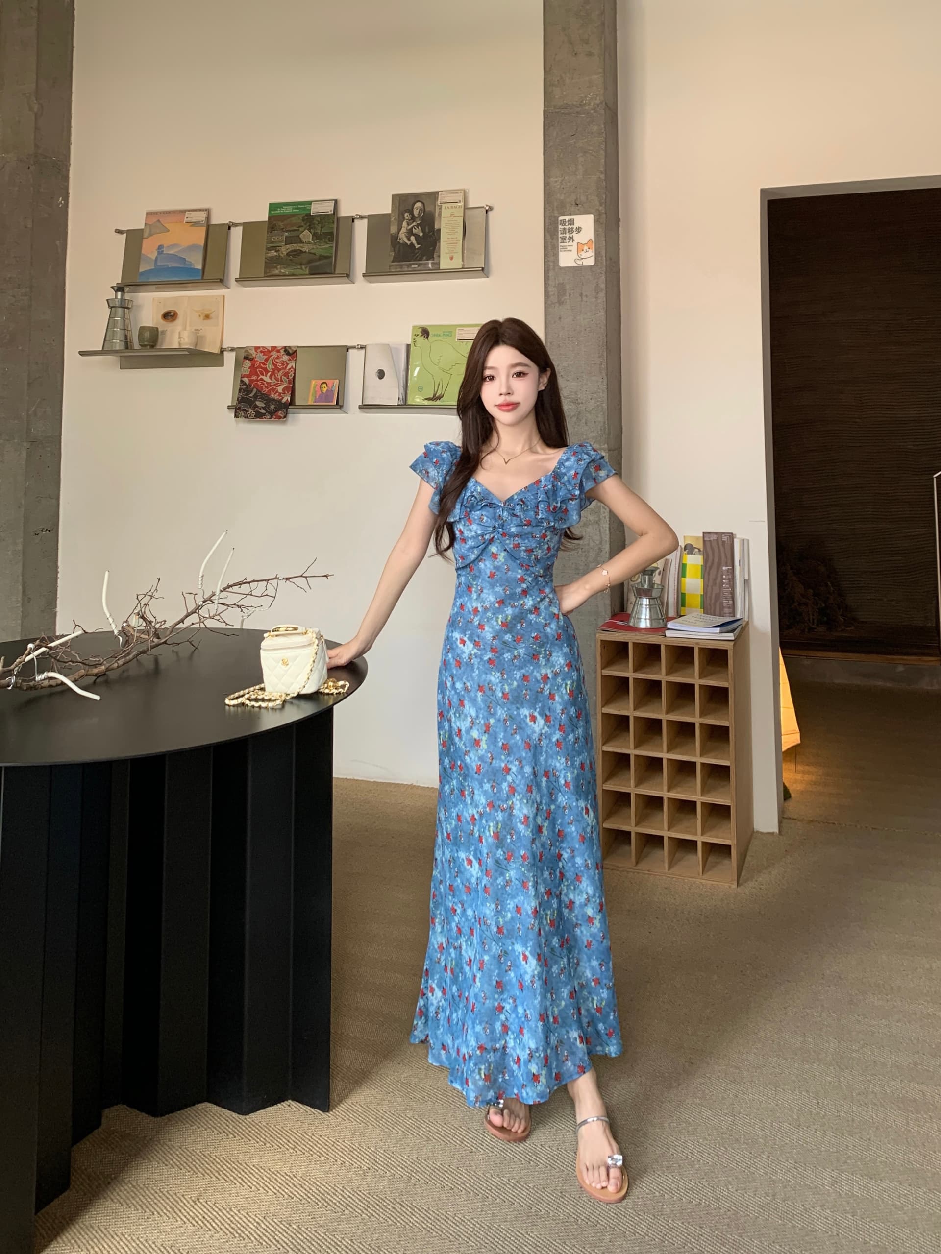 실사 빅 사이즈 파란색 프린트 V넥 매듭 허리 수축 슬림해 보이는 여성 드레스 여름 허리 수축 길다 치마 새로운 이미지 2