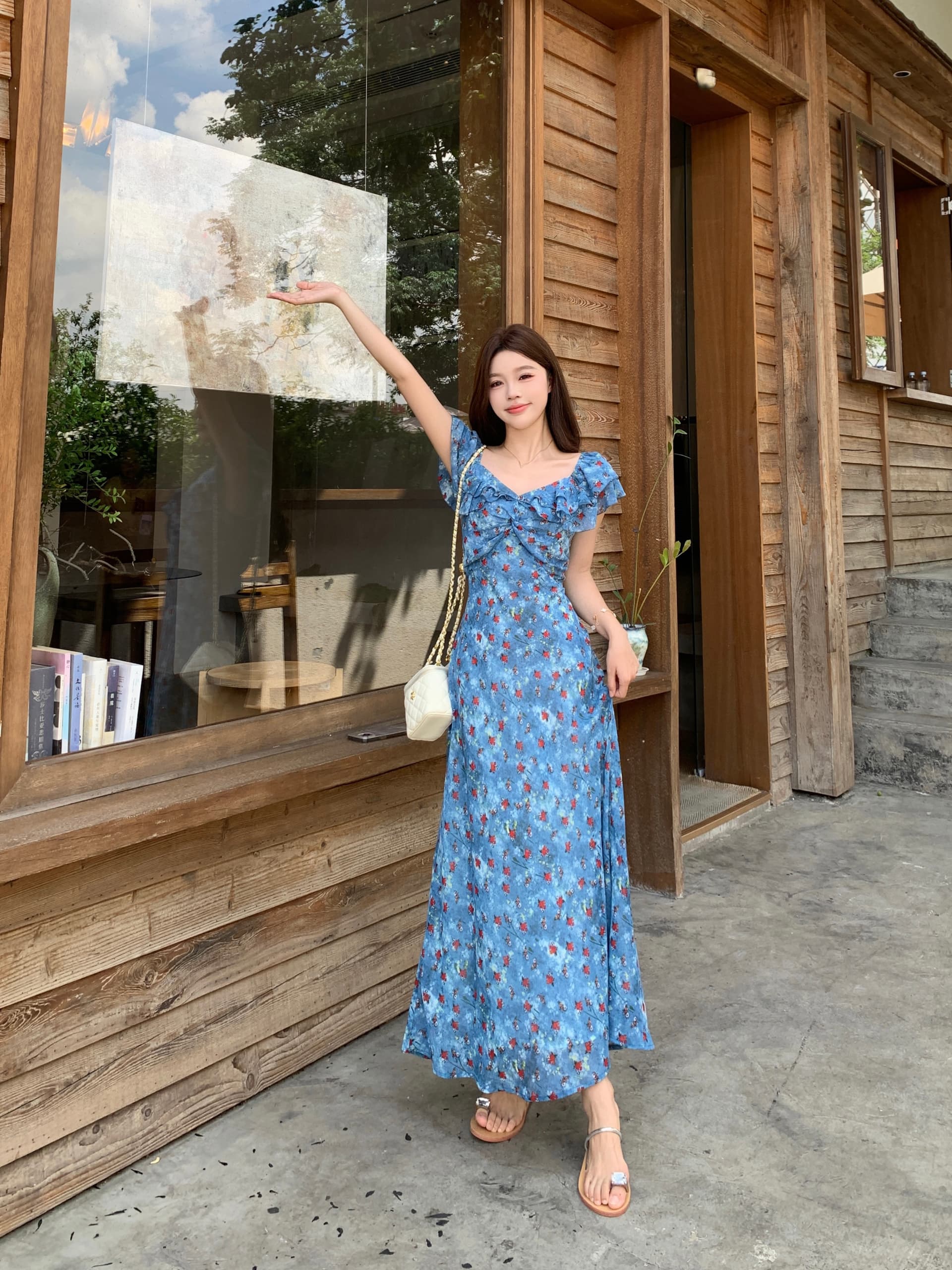 실사 빅 사이즈 파란색 프린트 V넥 매듭 허리 수축 슬림해 보이는 여성 드레스 여름 허리 수축 길다 치마 새로운 상세 이미지 9