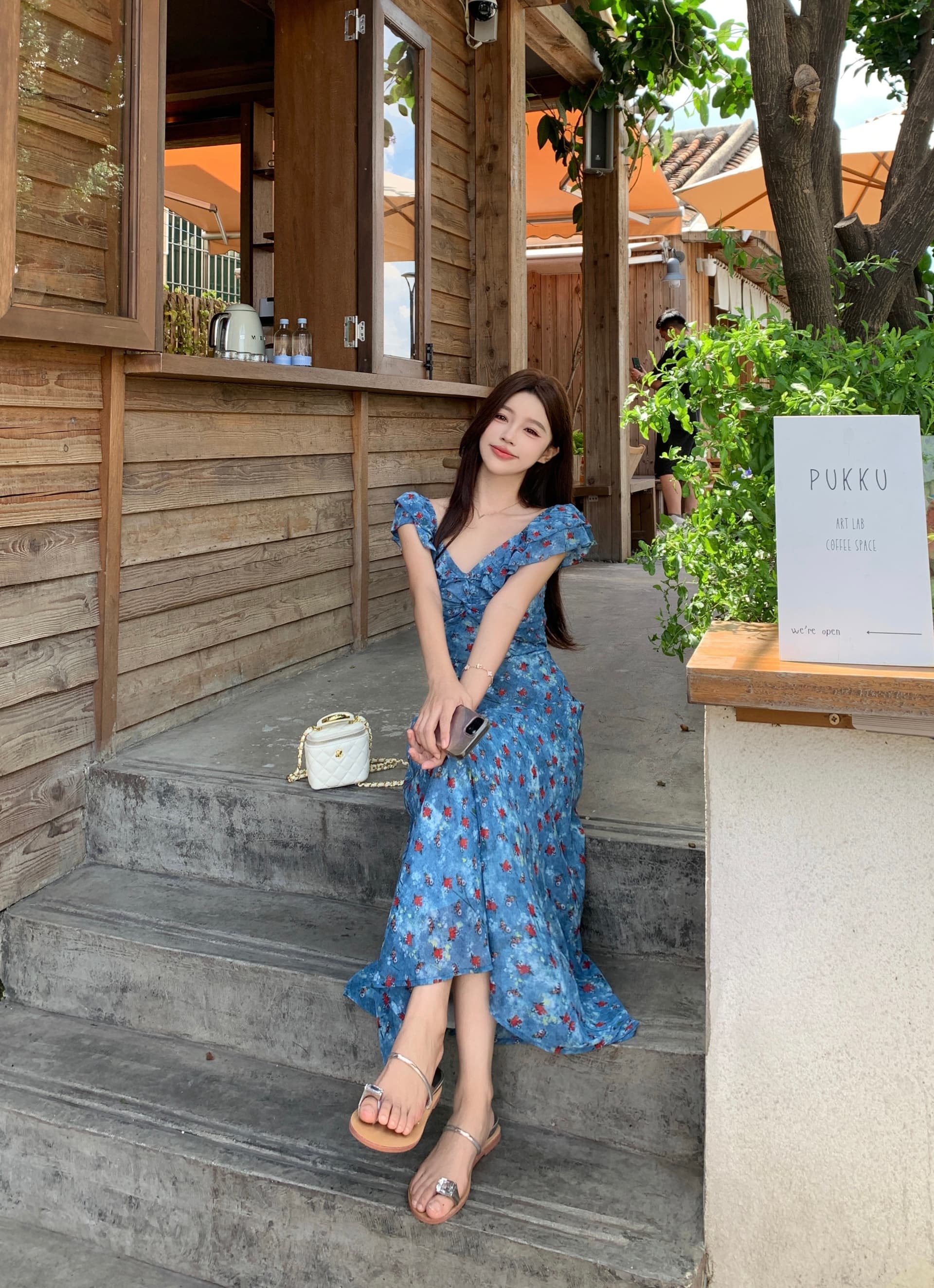 실사 빅 사이즈 파란색 프린트 V넥 매듭 허리 수축 슬림해 보이는 여성 드레스 여름 허리 수축 길다 치마 새로운 상세 이미지 10