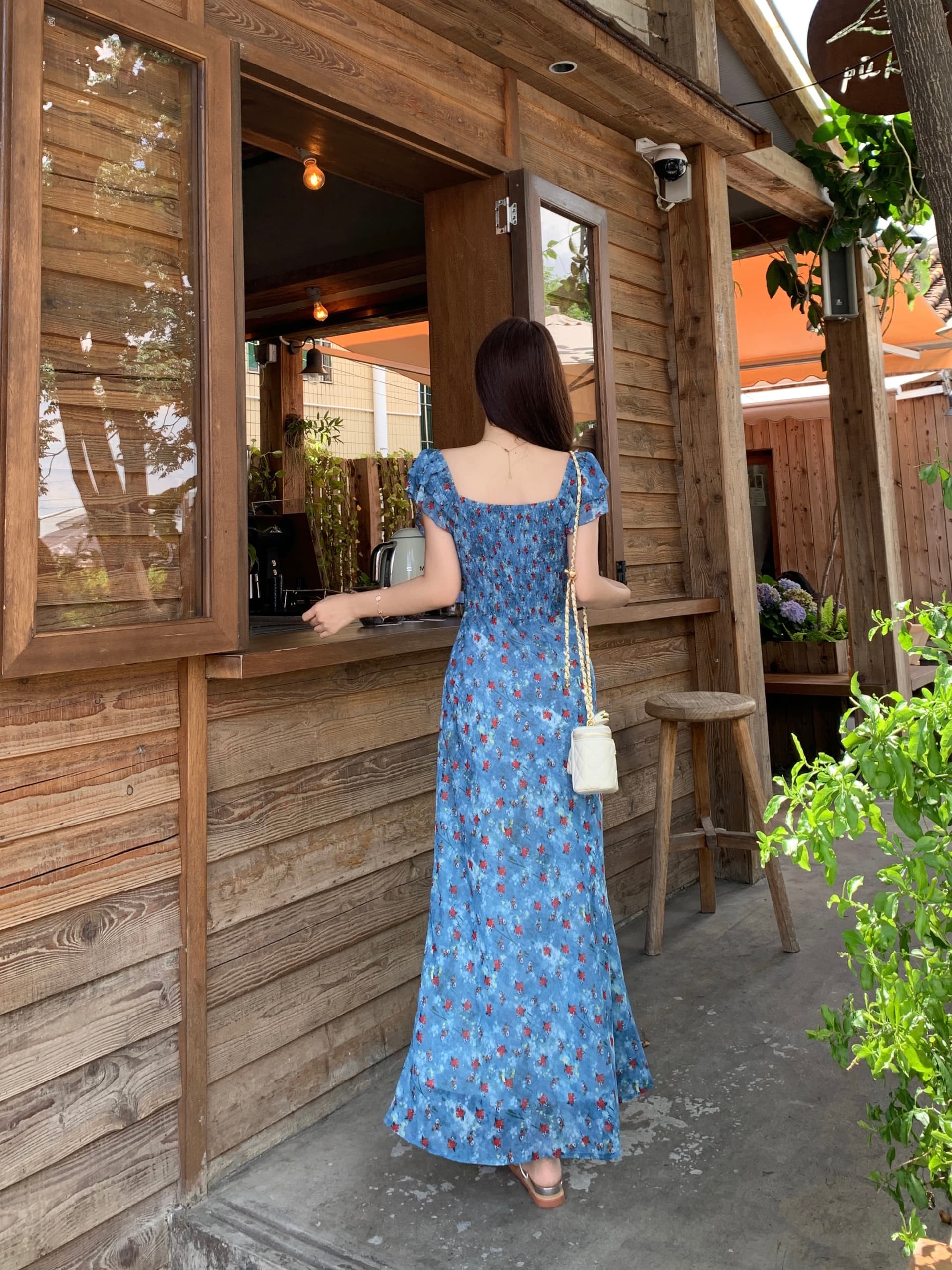 실사 빅 사이즈 파란색 프린트 V넥 매듭 허리 수축 슬림해 보이는 여성 드레스 여름 허리 수축 길다 치마 새로운 상세 이미지 12