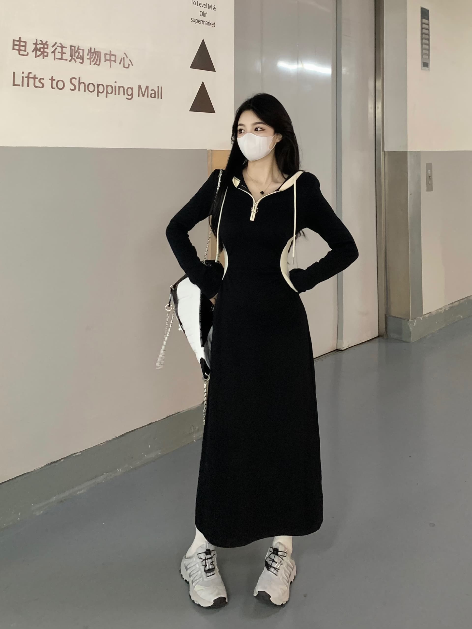 실사 빅 사이즈 배색 후드 긴팔 여성 드레스 가을 검정색 치마 디자인 센스 무릎 아래 Chic 롱 스커트