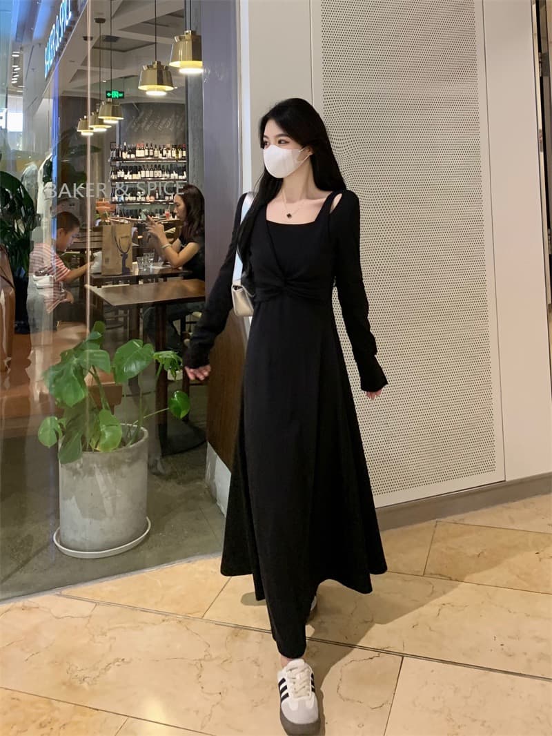 실사 품격 캐주얼 페이크 레이어드 가을 2025 새로운 프랑스식 비틀림 허리 수축 슬림해 보이는 한 마디 큰 진자 드레스 상세 이미지 8