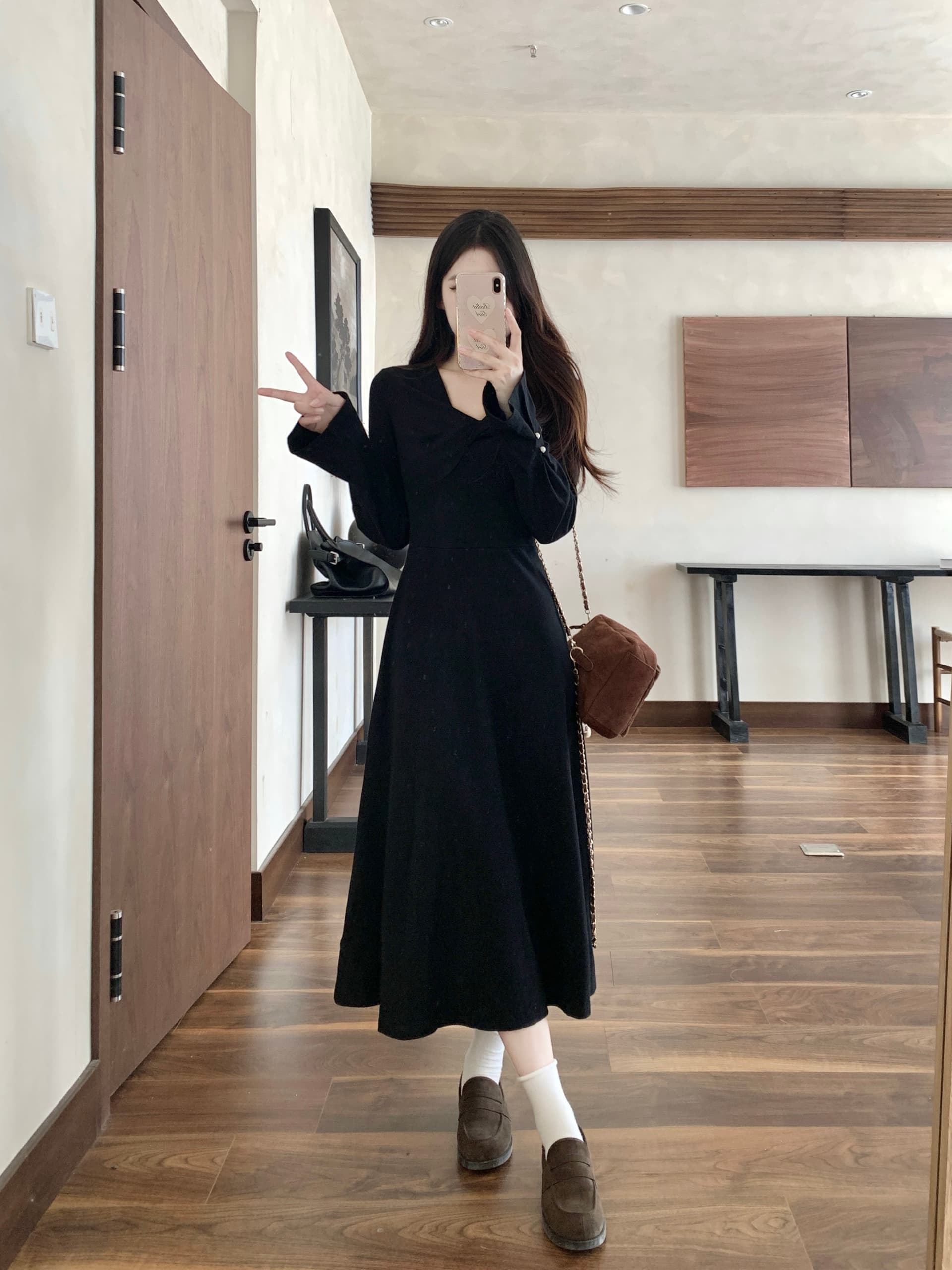 실사 빅 사이즈 패션 긴팔 여성 드레스 새로운 디자인 센스 하이웨이스트 매듭 나팔 소매 버튼 검정색 롱 스커트 이미지 2