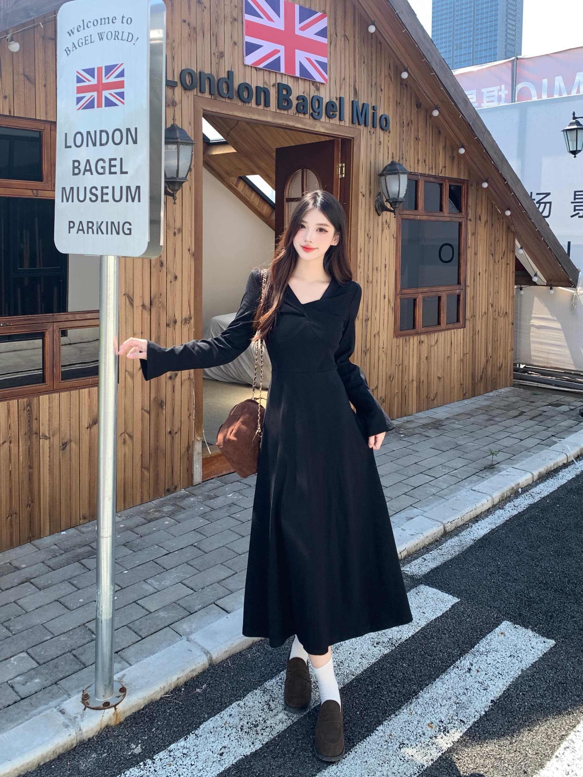 실사 빅 사이즈 패션 긴팔 여성 드레스 새로운 디자인 센스 하이웨이스트 매듭 나팔 소매 버튼 검정색 롱 스커트 상세 이미지 4