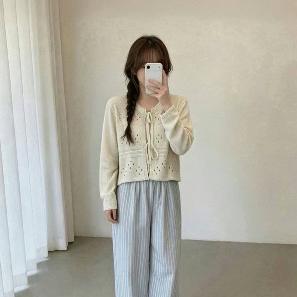 가을 한 부서 품격 스트랩 자수 홀로우 아웃 V넥 긴팔 니트 오픈 가디건 외부 가져 가라. 쇼트 스타일 스웨터 코트 상세 이미지 3