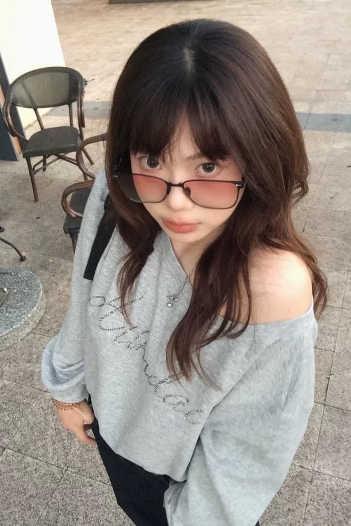 맞춤 핫픽스 느긋한 회색 고치형 후드티 하나 의류 기타 착용 수 있습니다. 비스듬한 어깨 확인 오프숄더