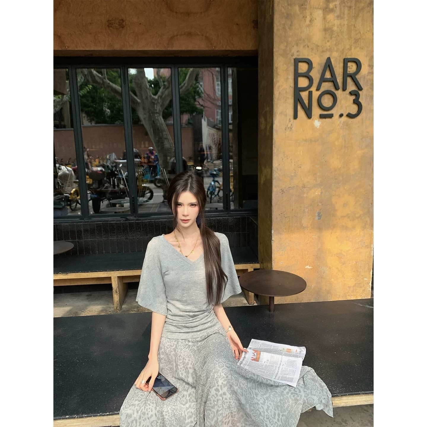 달콤한 새우 파이 온화한 천천히 주간 프린트 산소 센스 티셔츠 캐주얼 바람 V넥 몸매 가꾸기 허리 수축 반팔 맨위 여성 이미지 3