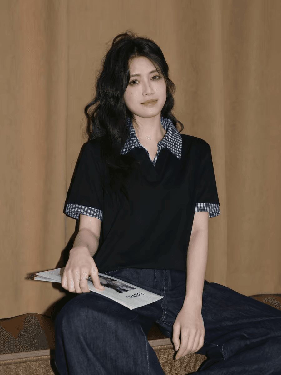 검정색 V넥 페이크 레이어드 반팔 티셔츠 여성 봄 여름 2026 새로운 체크무늬 패치워크 POLO 칼라 긍정적 인 어깨 동정 맨위 이미지 2