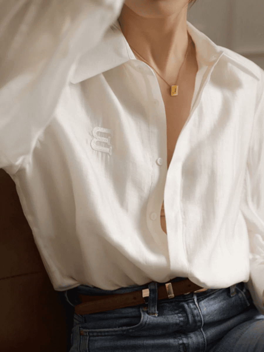 화이트 긴팔 여성 셔츠 봄 가을 2026 년 새로운 프랑스식 레트로 주름 새틴 나팔 소매 POLO 칼라 셔츠 상세 이미지 3