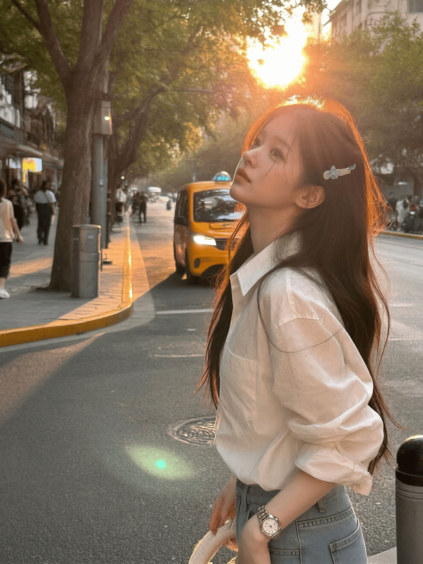 화이트 셔츠 여성 셔츠 고급 센스 빛 럭셔리 연령 감소 외국 가스 봄 가을 2026 새로운 루즈핏 느긋한 바람 셔츠 이미지 4