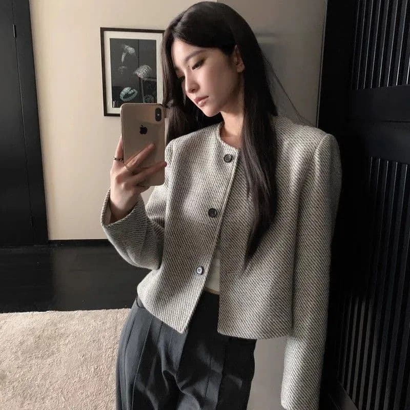 2026 봄 가을 영 새로운 패션 향기로운 재킷 품격 레트로 라운드 넥 단일 행 맨위 스트라이프 루즈핏