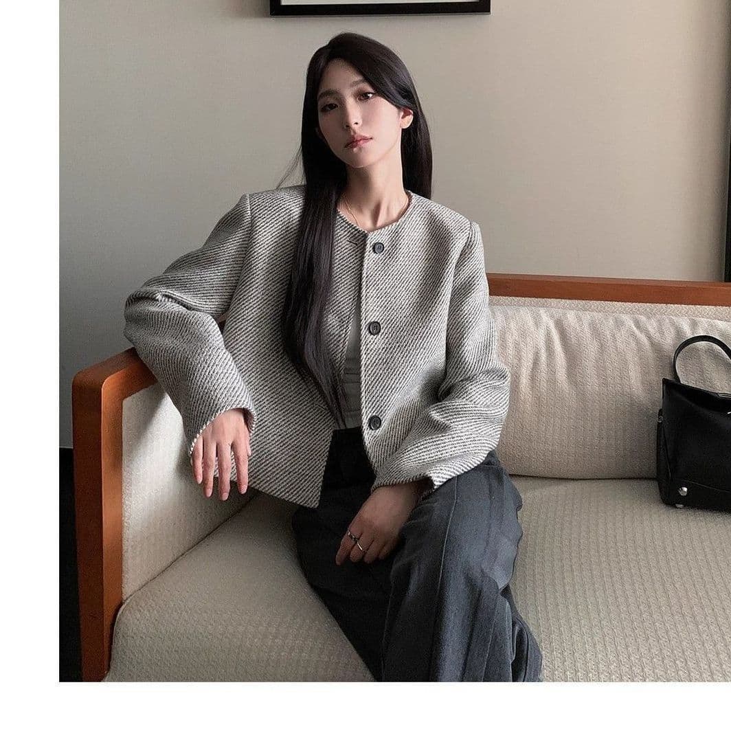 2026 봄 가을 영 새로운 패션 향기로운 재킷 품격 레트로 라운드 넥 단일 행 맨위 스트라이프 루즈핏 상세 이미지 3