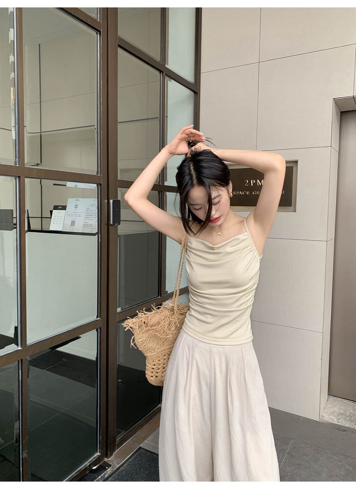 보트넥 핫걸 섹시함 벨트 가슴 패드 작은 슬링 조끼 여름 주름 수 있습니다. 외부 아름다움 뒤로 니트 인사이드 가져 가라. 만나는 여성 상세 이미지 5