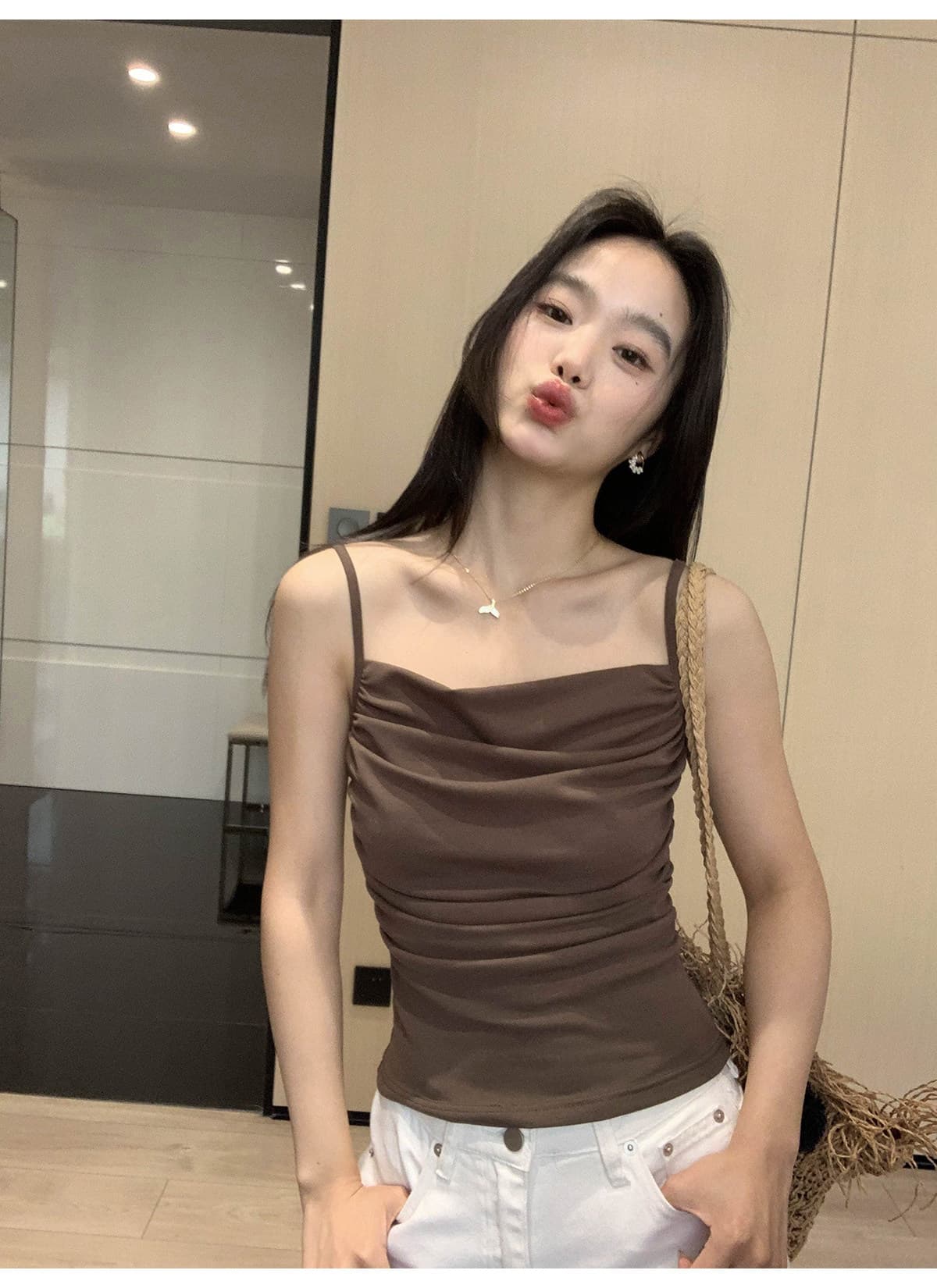 보트넥 핫걸 섹시함 벨트 가슴 패드 작은 슬링 조끼 여름 주름 수 있습니다. 외부 아름다움 뒤로 니트 인사이드 가져 가라. 만나는 여성 상세 이미지 27