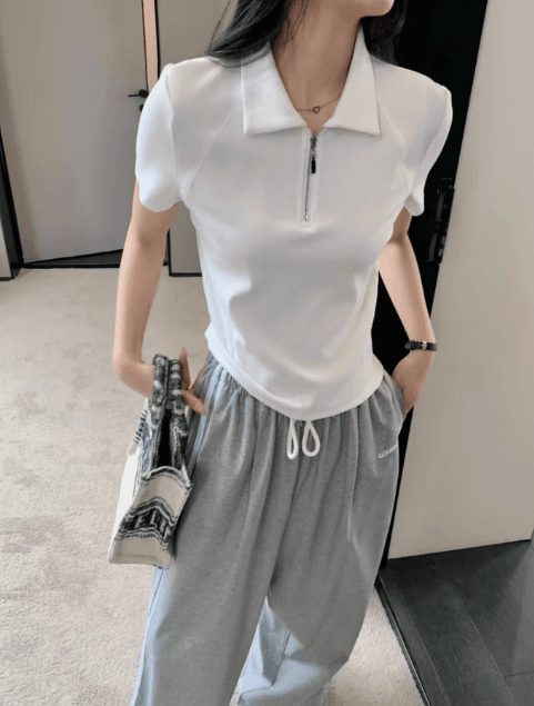 2026 새로운 POLO 칼라 하프 지퍼 반팔 니트 스웨터 여자 여름 디자인 센스 몸매 가꾸기 작은 대중 맨위 여성 상세 이미지 7