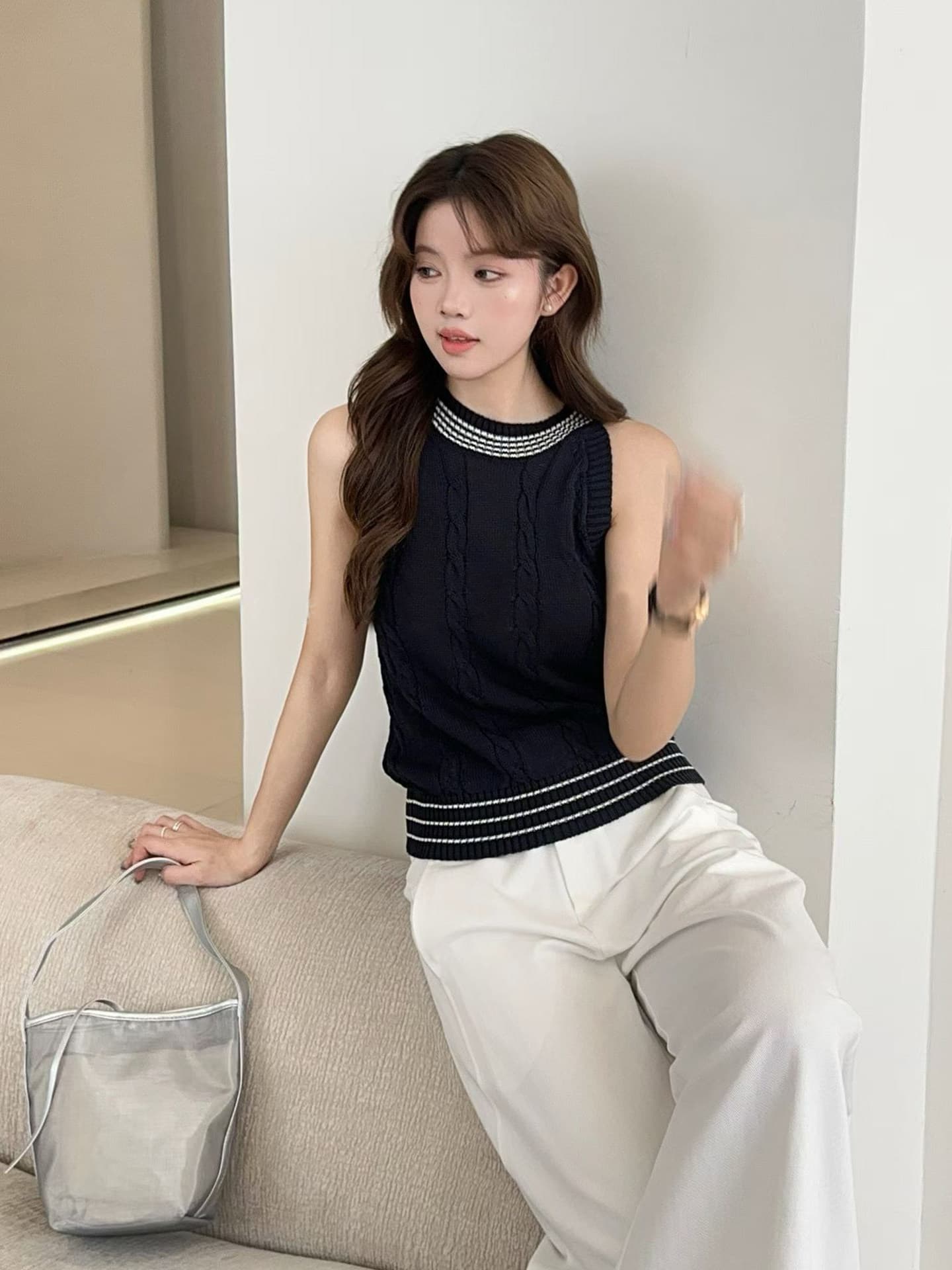 순수한 욕망 바람 라운드 넥 민소매 니트 조끼 여성 여름 디자인 센스 패션 다용도 몸매 가꾸기 슬림해 보이는 기본 셔츠 맨위 이미지 2
