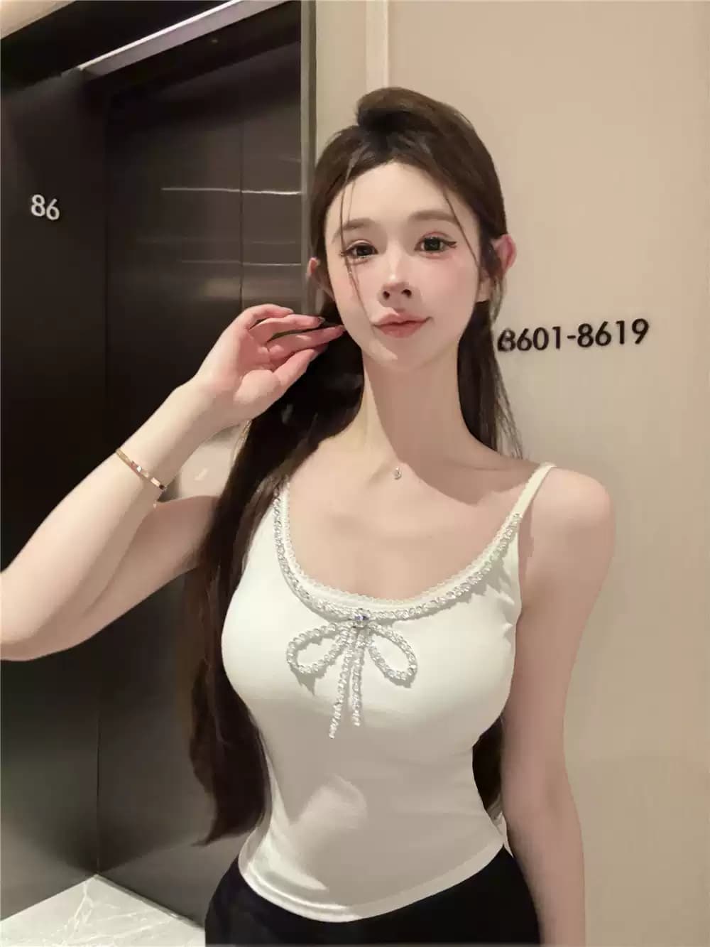 무거운 작업 다이아몬드 세팅 나비 매듭 캐미솔 여름 순수한 욕망 핫걸 튜브탑 작은 켜기 벨트 가슴 패드 태국 사람 스타일 아름다운 이미지 3