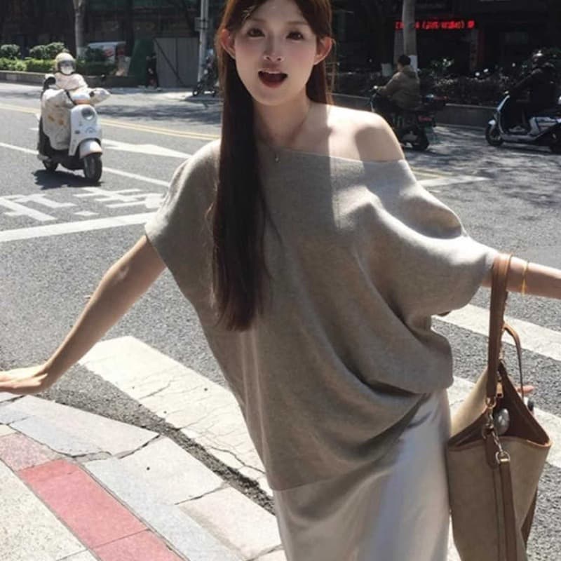 빛 요리 한 품격 부드러운 반소매 여름 새는 어깨 배트윙 소매 작은 심장 기계 반팔 티셔츠 비스듬한 칼라 오프숄더 맨위 여성 이미지 5