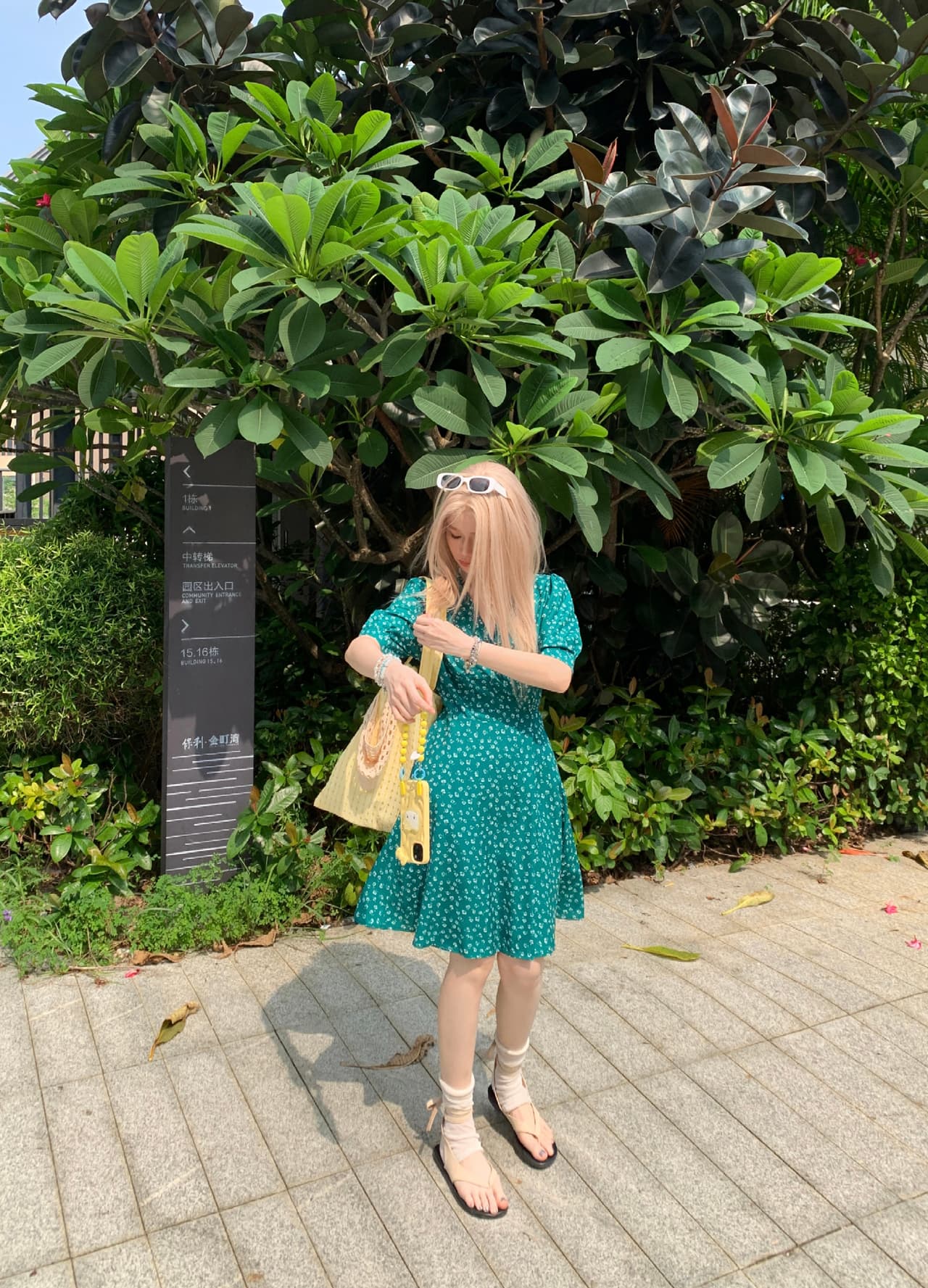 빅 사이즈 V넥 하나 슬라이스 품격 녹색 꽃무늬 드레스 여름 레트로 전원 바람 디스플레이 화이트 연령 감소 한 마디 작은 미니 스커트 상세 이미지 16