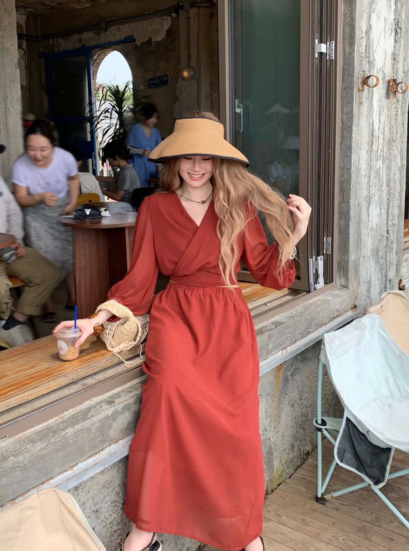 마이크로 지방 품격 디스플레이 화이트 레드 여행 휴가 바람 긴팔 V넥 레이스업 맨위 허리밴드 반신 치마 세트 가을 이미지 3