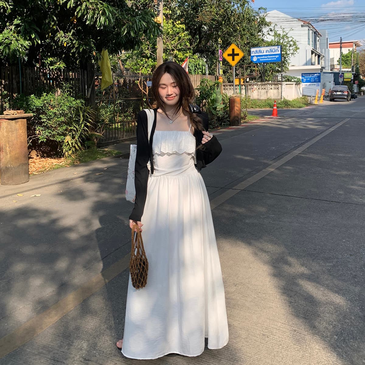 빅 사이즈 연꽃 잎 패치워크 디자인 센스 품격 화이트 슬립 드레스 여름 허리 수축 슬림해 보이는 고급 휴가 길다 치마