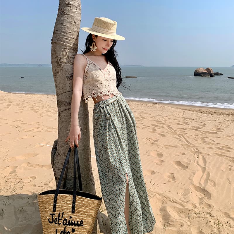 해변가 휴가 바람 홀로우 아웃 캐미솔 비키니 트임 쉬폰 와이드 레그 팬츠 세트 여성 여름 해변 자외선 차단 복 이미지 5