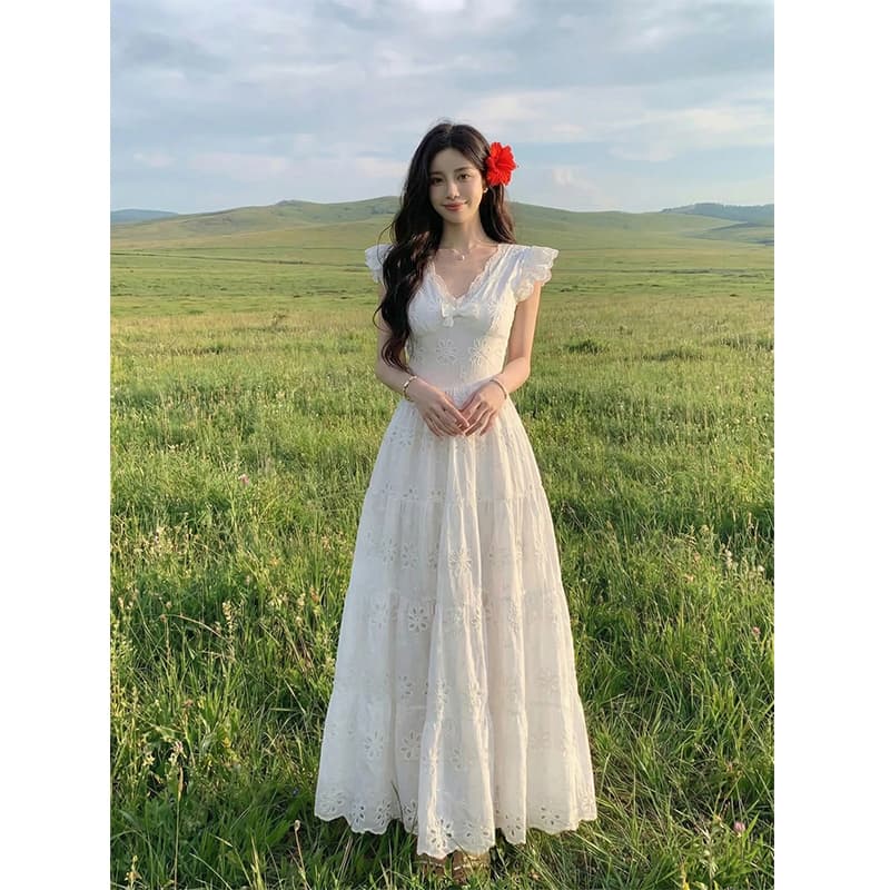 여름 화이트 자수 드레스 신강 초원 휴가 롱 스커트 슬림해 보이는 허리 수축 휴가 바람 화이트 요정 치마 이미지 3