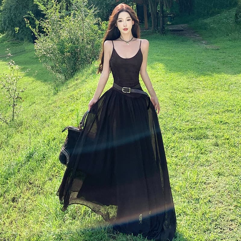 산계 감기 바람 깊은 커피 색상 슬립 롱 스커트 여성 여름 새로운 허리 수축 슬림해 보이는 품격 휴가 바람 드레스 초원 이미지 3