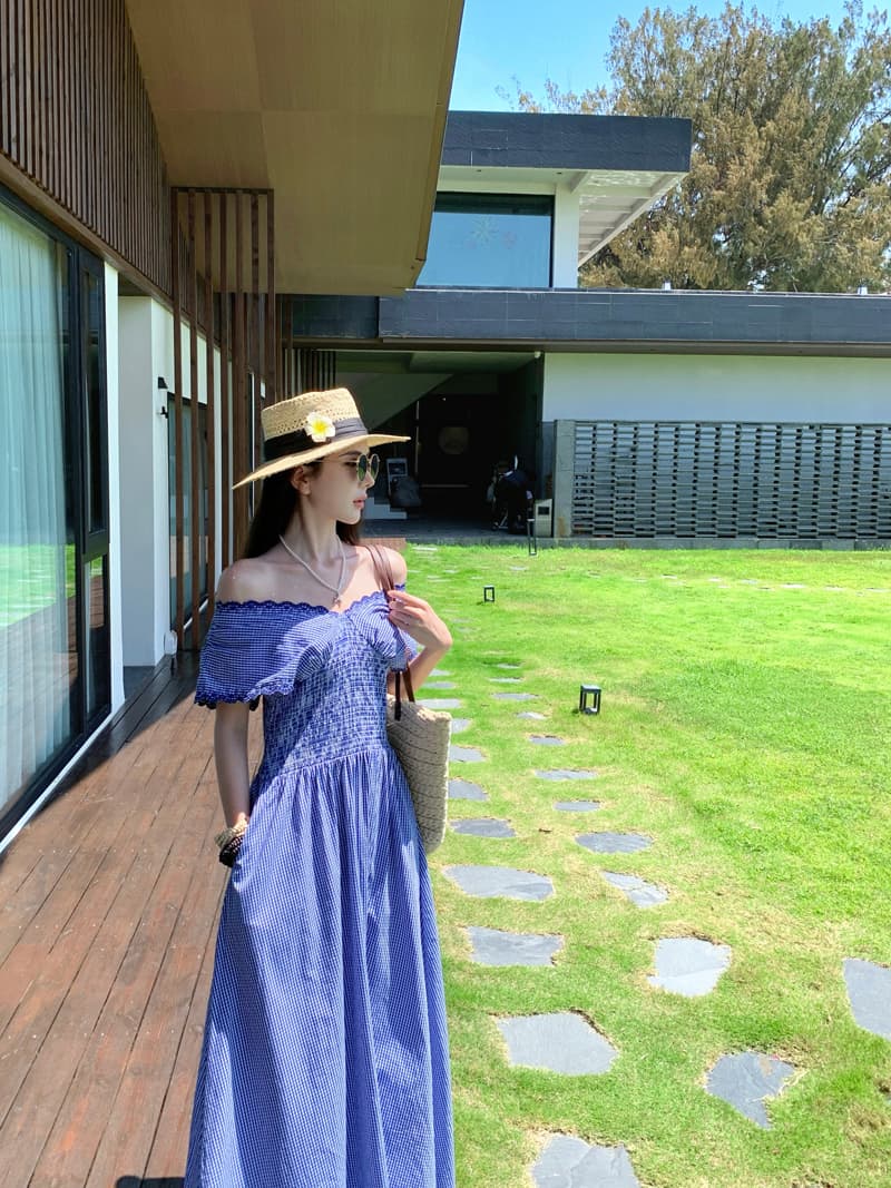 프랑스식 블루 체크무늬 오프숄더 여성 드레스 여름 허리 수축 슬림해 보이는 해변가 휴가 바람 보트넥 자수 롱 스커트 상세 이미지 9