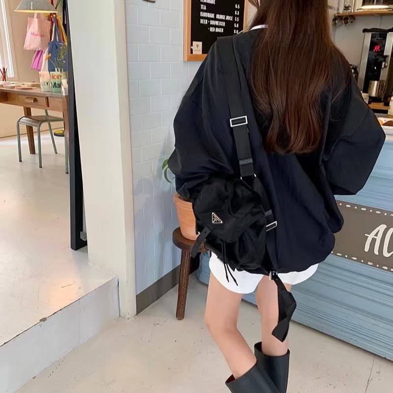한국 ins 슬림해 보이는 레트로 아메리칸 알파벳 V넥 풀오버 긴팔 후드티 이미지 3