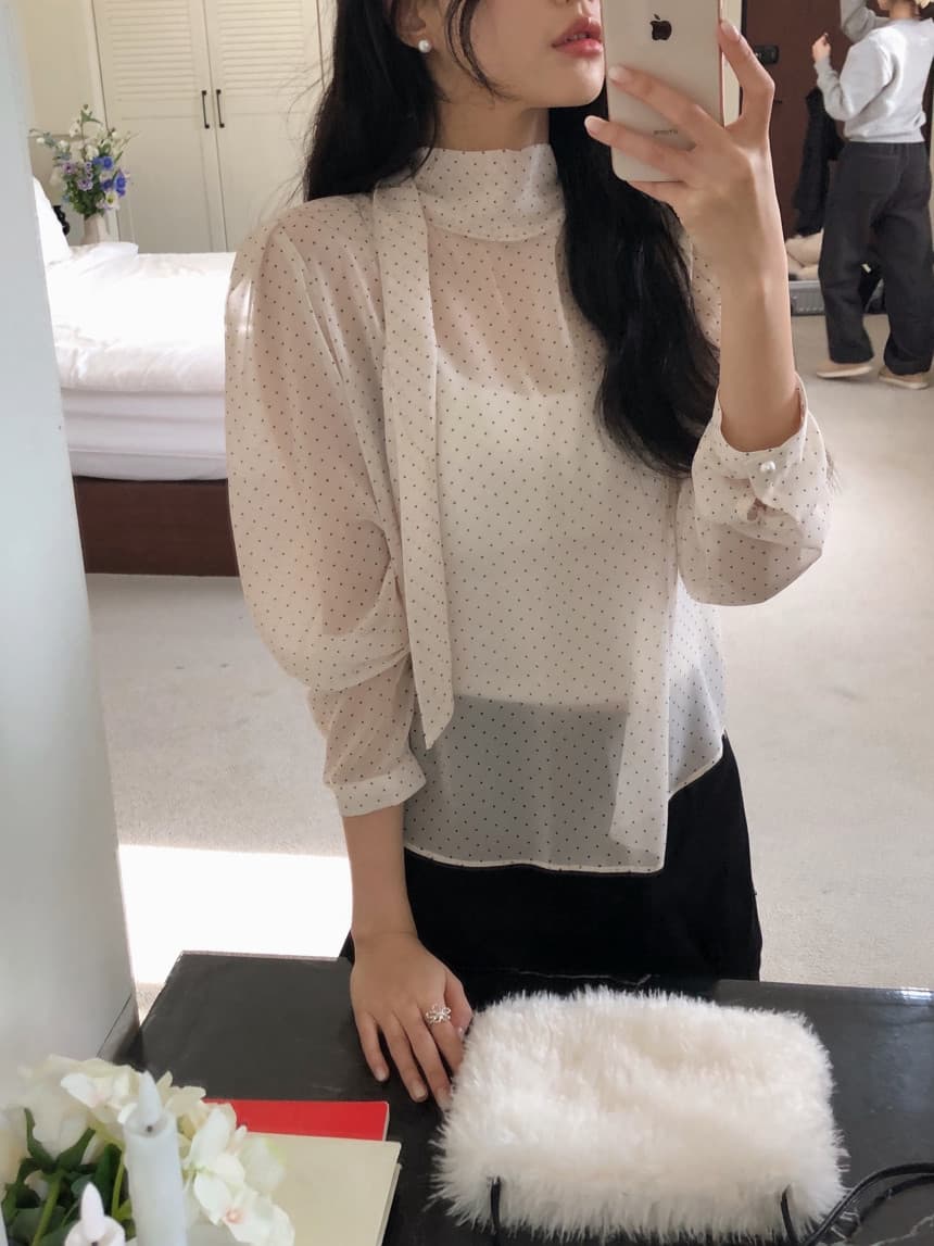 있음 선적 한국 ins 부드러운 스탠드 칼라 리본 배색 도트 무늬 시스루 만나는 스택 착용 셔츠 이미지 2