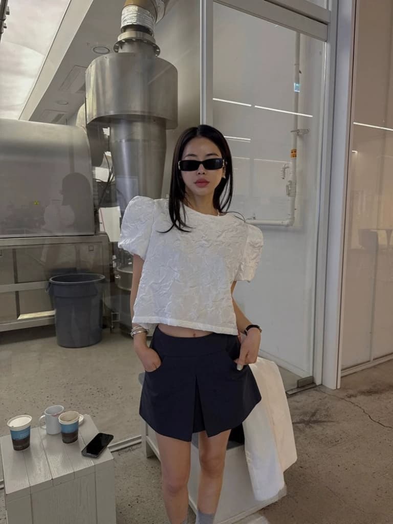 있음 선적 한국 ins 연인 미시 라운드 넥 주름 소재 거품 소매 셔츠 상세 이미지 11