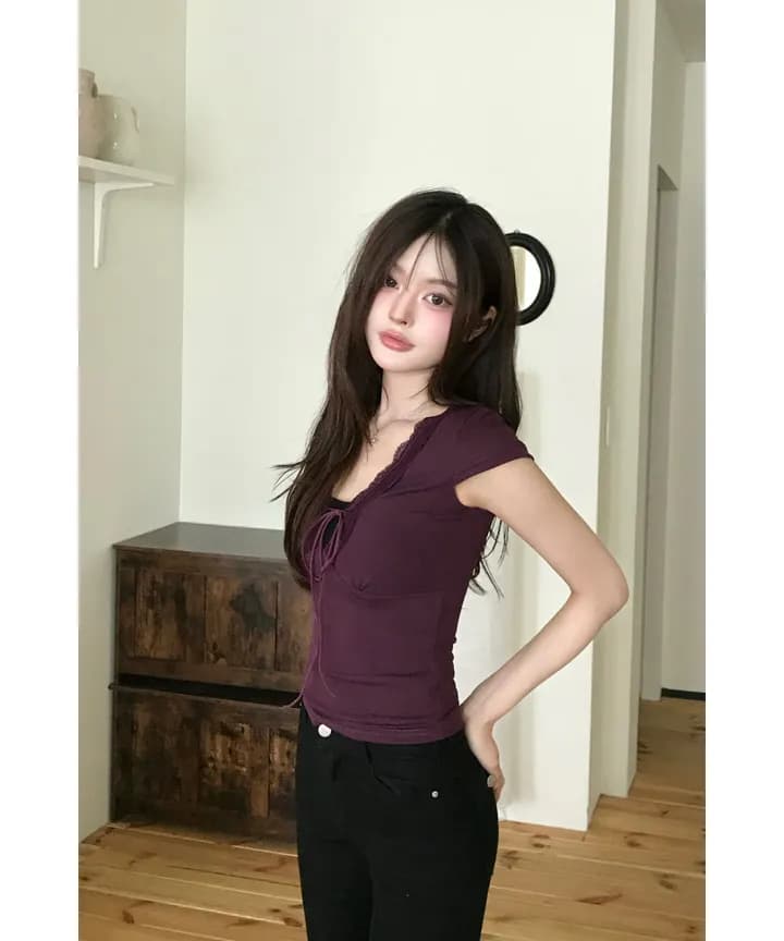 있음 선적 한국 ins 달콤한 차가운 바람 레이스 측면 V넥 레이스업 디자인 센스 반팔 몸매 가꾸기 티셔츠 상세 이미지 1