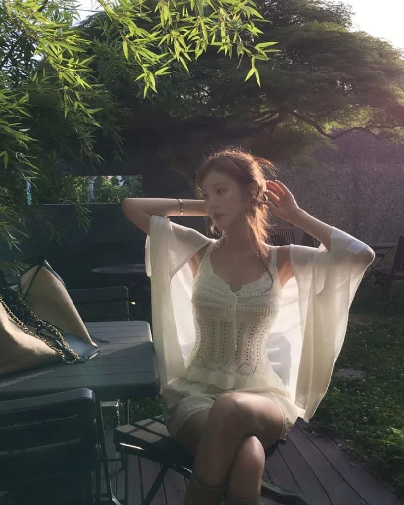 있음 선적 한국 ins 패션 레이스업 빅 브이 넥 패턴 짜임 니트 캐미솔 상세 이미지 2