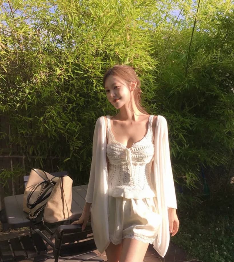 있음 선적 한국 ins 패션 레이스업 빅 브이 넥 패턴 짜임 니트 캐미솔 상세 이미지 4