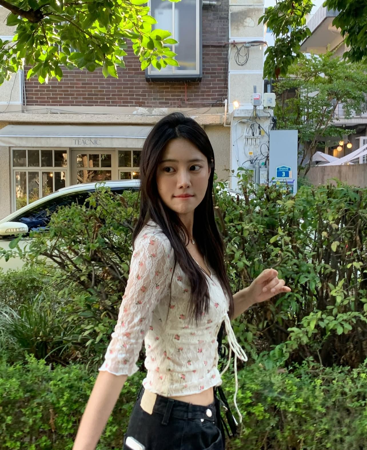 있음 선적 한국 ins 레이스 레이스 패치워크 V넥 꽃무늬 스트랩 중간 소매 맨위 상세 이미지 5