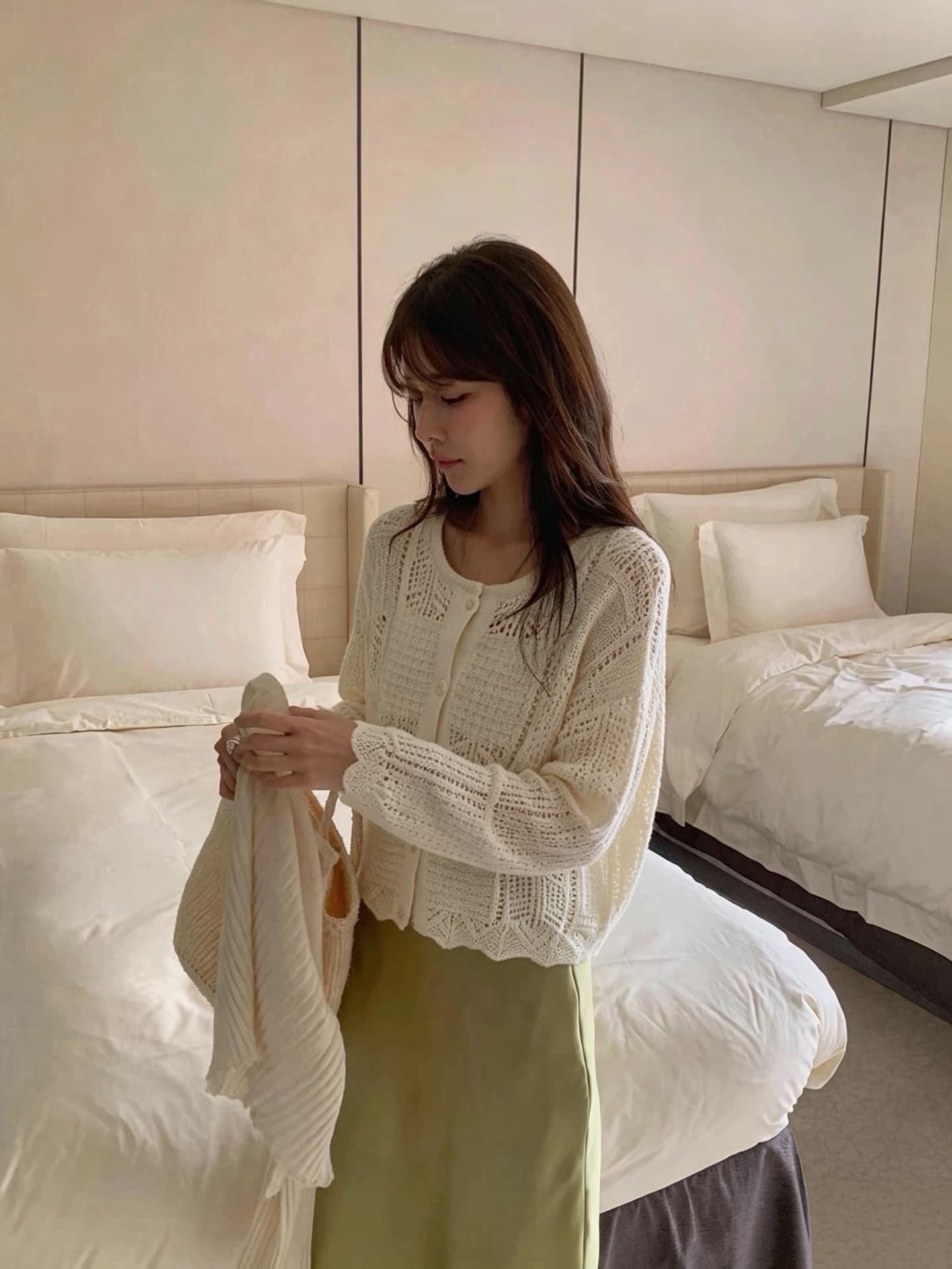 있음 선적 한국 ins 디자인 센스 품격 느긋한 바람 홀로우 아웃 얇은 스타일 긴팔 니트 오픈 가디건 상세 이미지 11