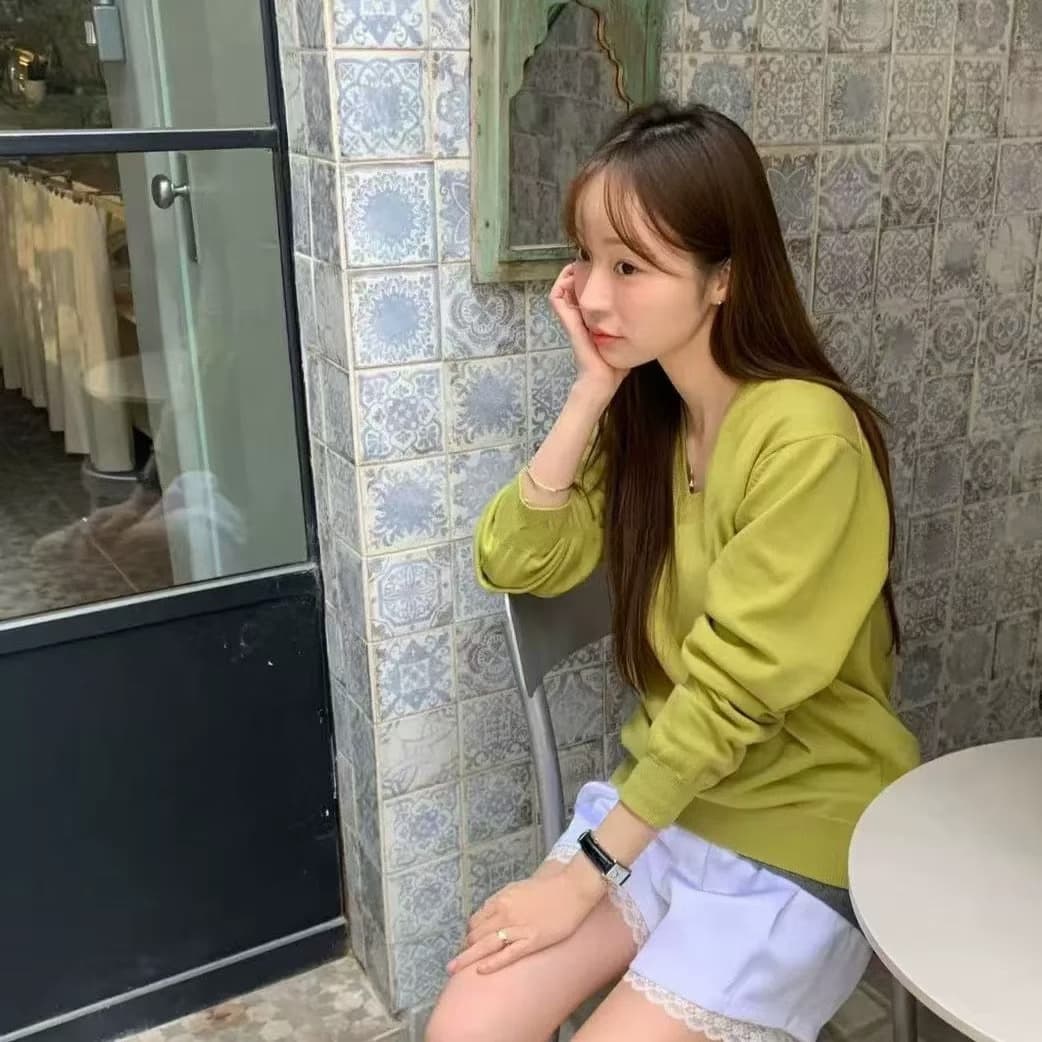 있음 선적 한국 ins V넥 캐주얼 미니멀리즘 세련된 풀오버 니트 스웨터 상세 이미지 3