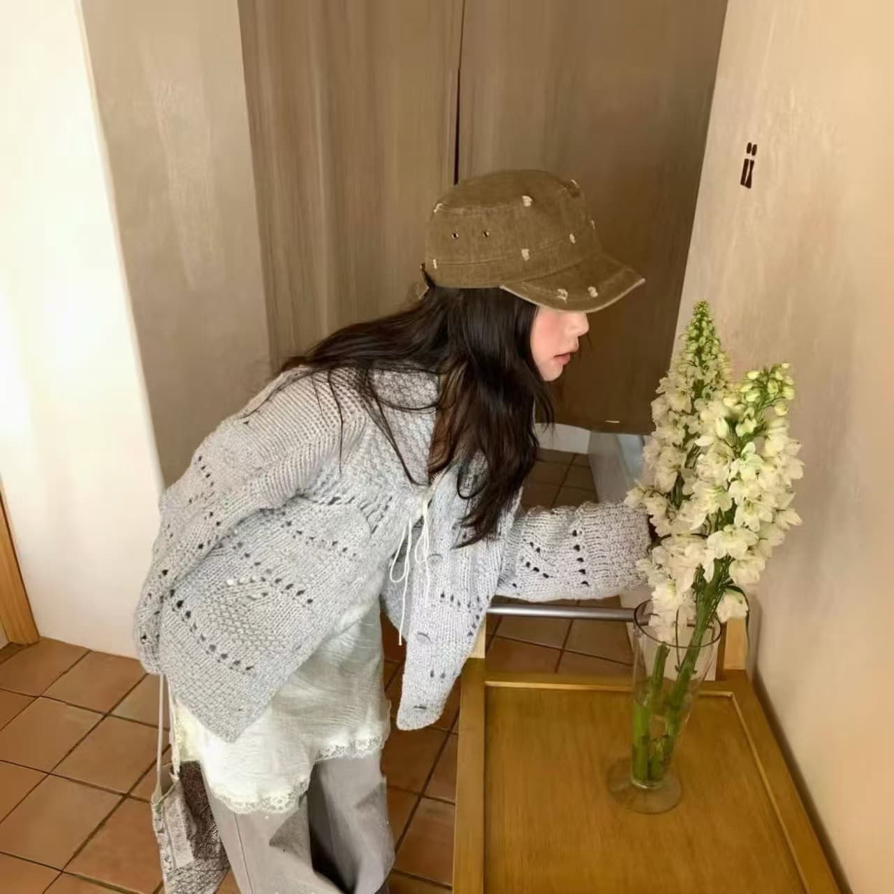 있음 선적 한국 ins 디자인 센스 자수 홀로우 아웃 폴로 칼라 니트 오픈 가디건 상세 이미지 4